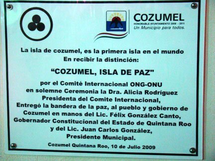 La Bandera de la Paz en la bella �Cozumel, isla de paz�