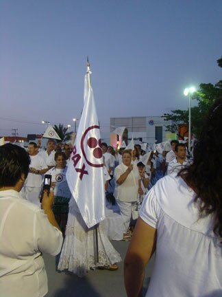 La Bandera de la Paz en la bella �Cozumel, isla de paz�