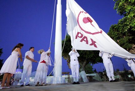 La Bandera de la Paz en la bella �Cozumel, isla de paz�