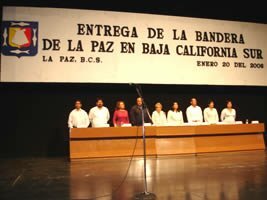 La Hermosa Ciudad de la Paz Baja California Sur Recibe la Bandera Internacional de la Paz