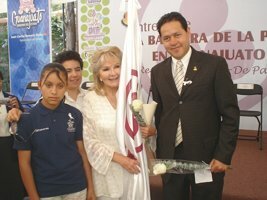 Entrega de la Bandera de la Paz a Guanajuato