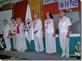 Entrega de la Bandera de la Paz a la Red Iberica de Luz en Espa&ntilde;a.
