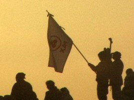 La Bandera de la Paz en la Cima de la Pe&ntilde;a M&aacute;gica de Bernal-Quer&eacute;taro