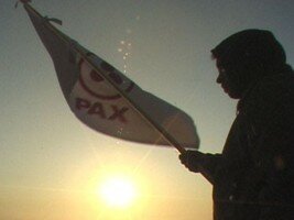La Bandera de la Paz en la Cima de la Pe&ntilde;a M&aacute;gica de Bernal-Quer&eacute;taro